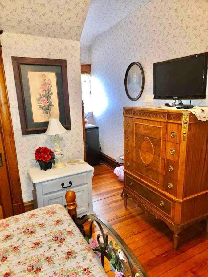 Historic 1912 Hoover House Bed And Breakfast Waynesboro Exterior photo